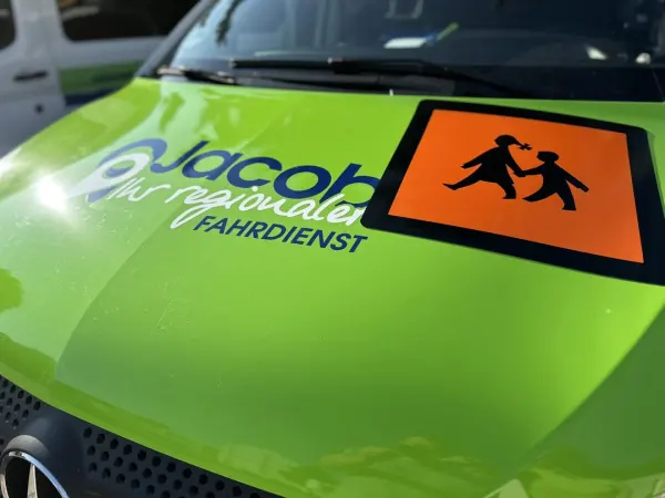 Es geht wieder los 🚐📚 Wir starten ins neue Schuljahr! 📚🚐 Liebe Eltern, lieb ...